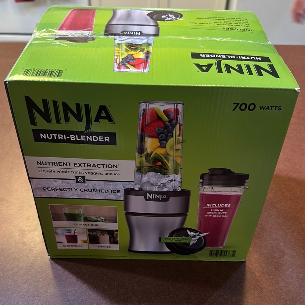 Ninja Nutri-Blender 700 Watts - Green and Silver